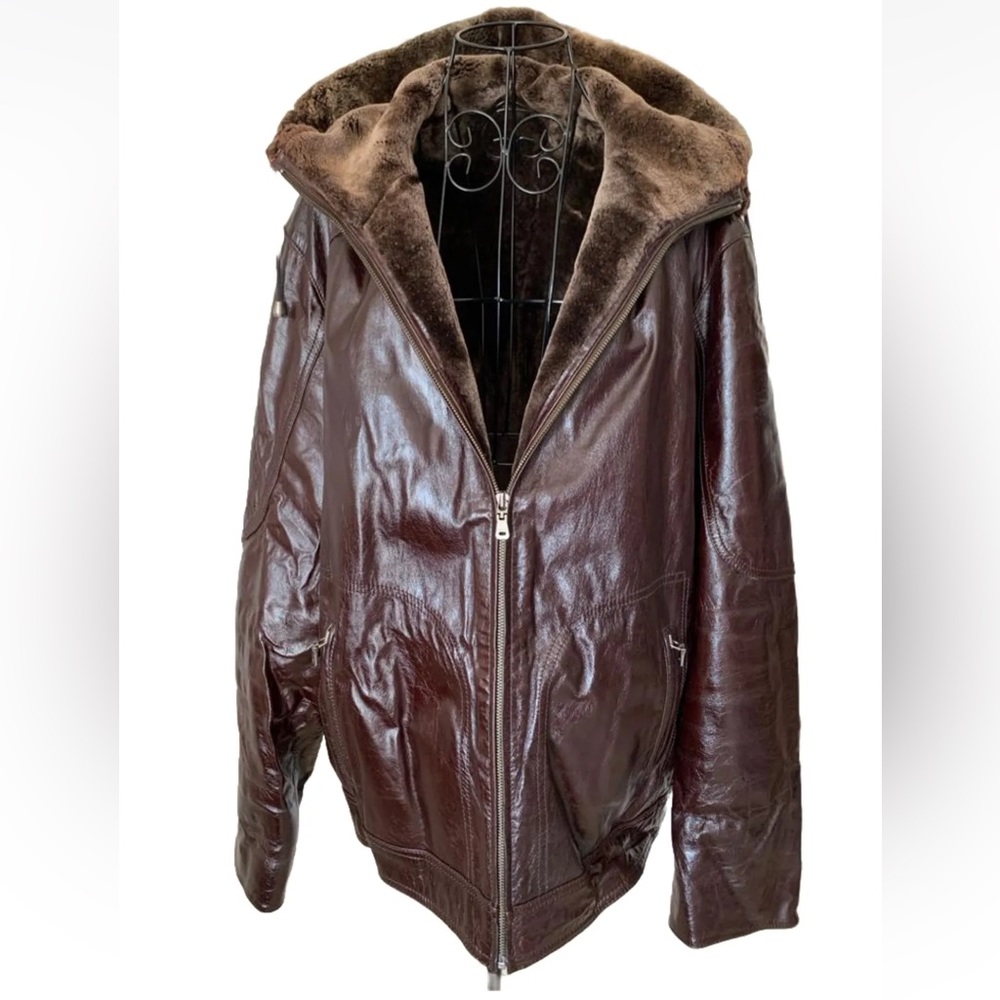 Men’s genuine leather jacket with hood and fur trim